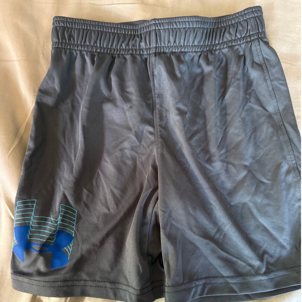 Under armour grey shorts size 5
